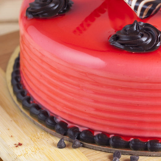 Choco Drop Strawberry Cream Cake