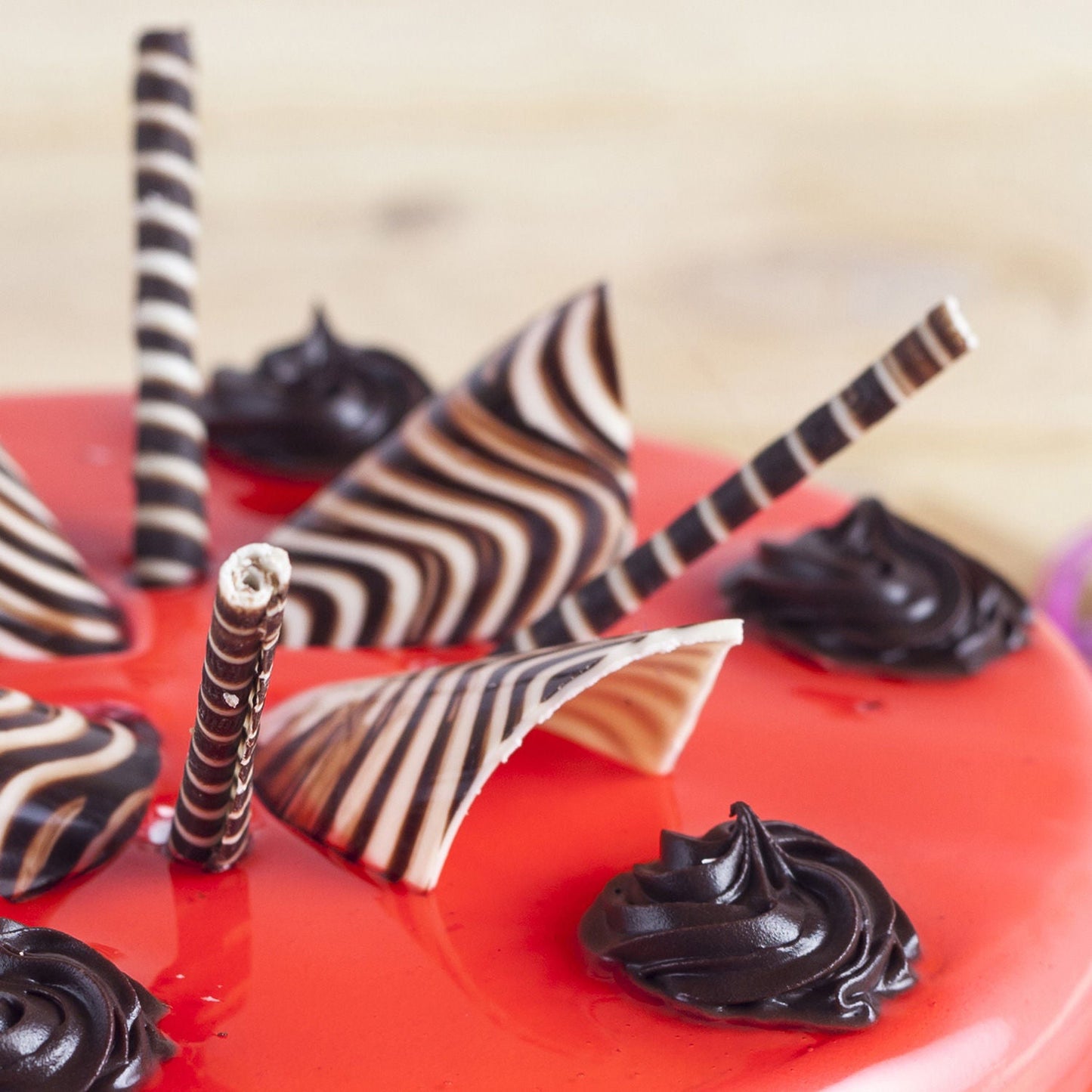 Choco Drop Strawberry Cream Cake