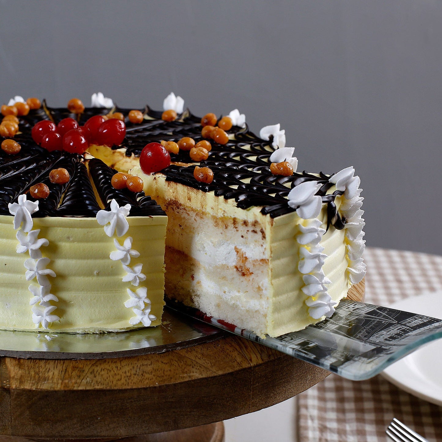 Choco Spiral Cream Cake