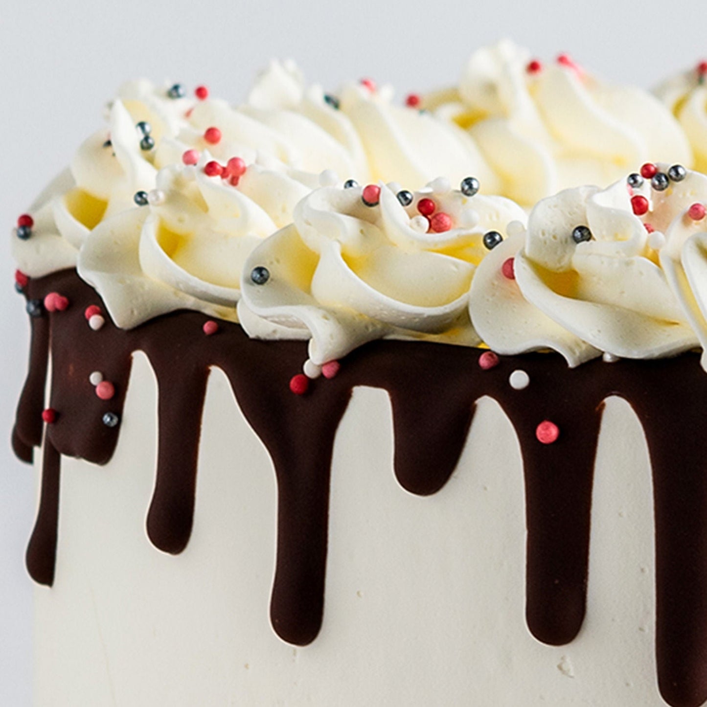 Creamy Drip Chocolate Cake