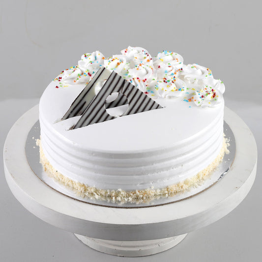 Creamy Vanilla Delight Cake