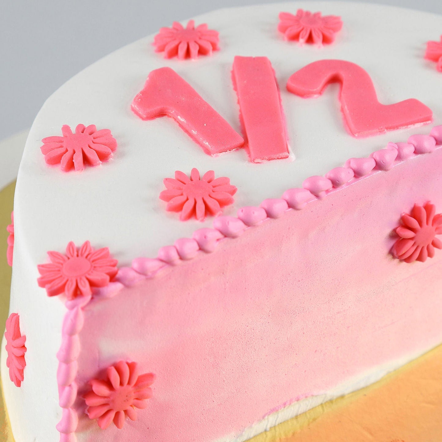 Cute Flowery Half Cake