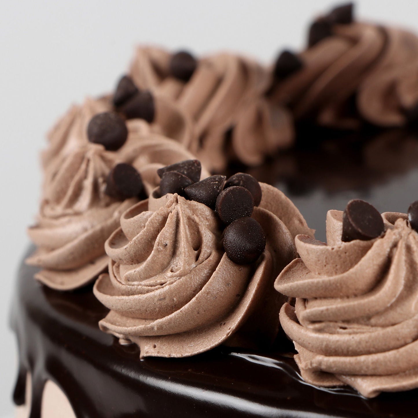 Dripping Design Fondant Chocolate Cake