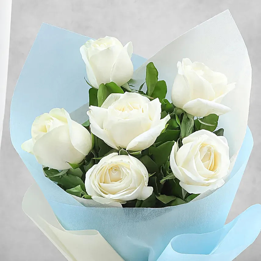 Heavenly 6 White Roses Bunch