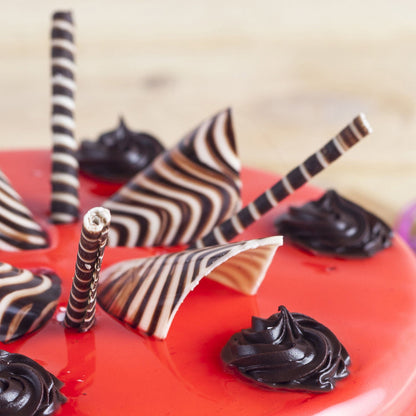Choco Drop Strawberry Cream Cake