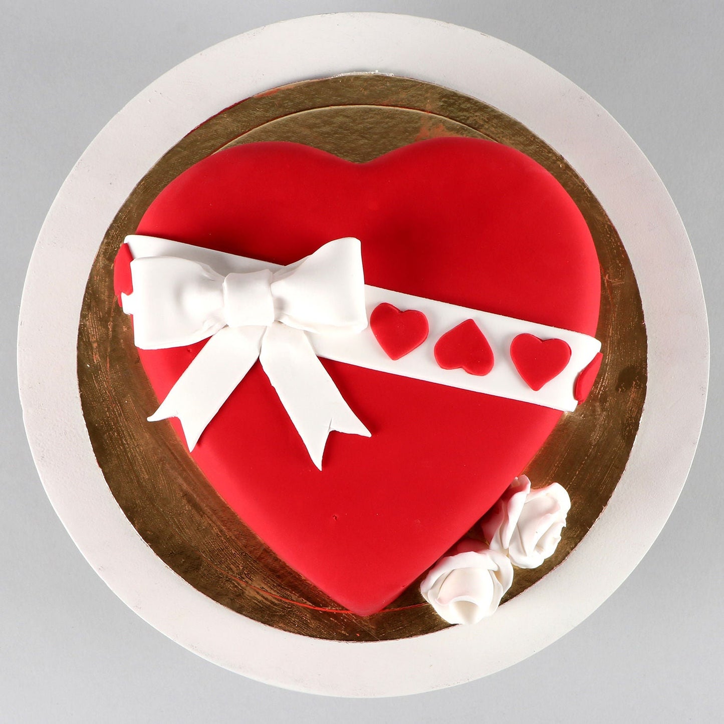 Gift Your Heart Fondant Cake