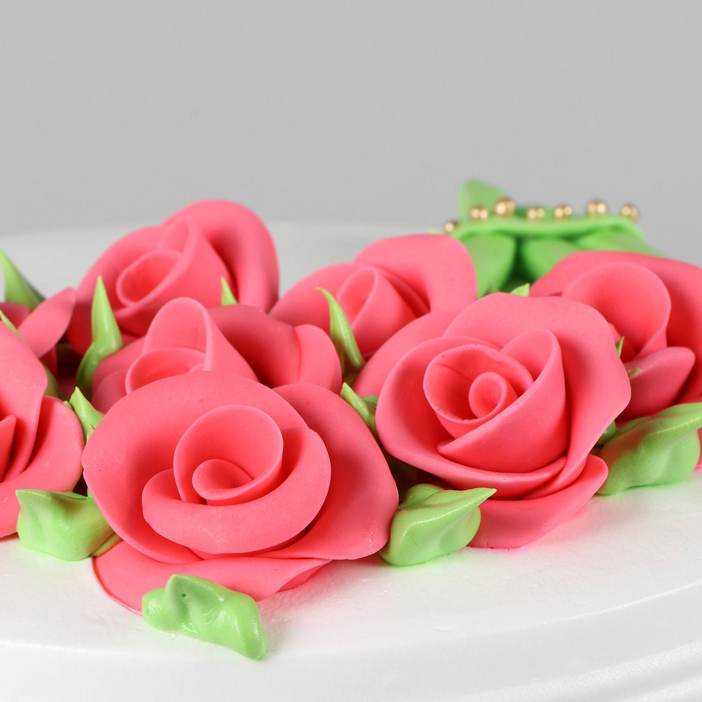 Gracious Roses Fondant Pineapple Cake