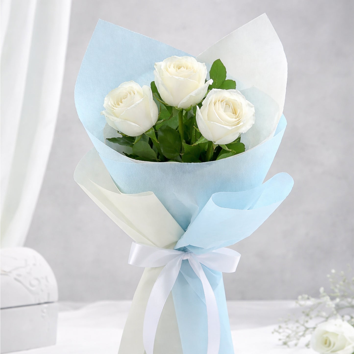 Elegant white rose bouquet