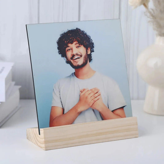 https://cdn.shopify.com/s/files/1/0911/8544/7211/files/perfect-picture-personalised-frame_1.jpg