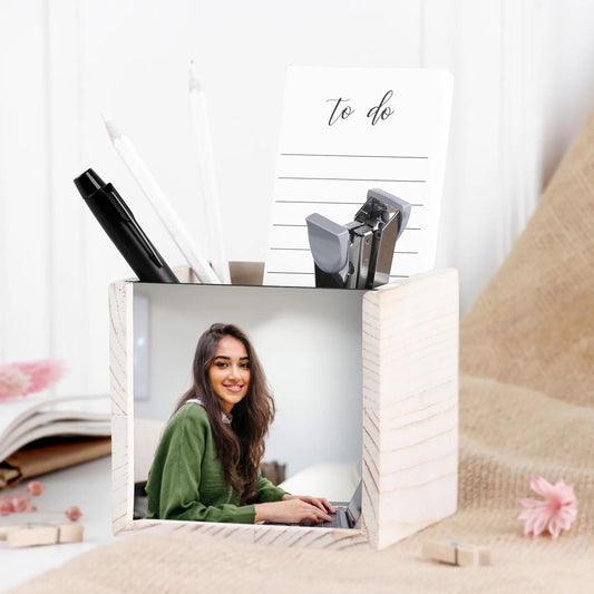 https://cdn.shopify.com/s/files/1/0911/8544/7211/files/personalised-pen-holder-gift_1.jpg