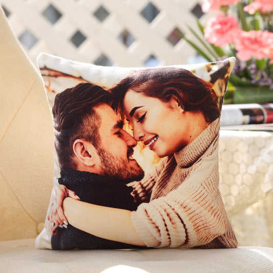 https://cdn.shopify.com/s/files/1/0911/8544/7211/files/so-in-love-personalised-picture-cushion_1.jpg